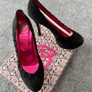 URSULA MASCARO Black Platform Pumps Suede NIB Sz 8